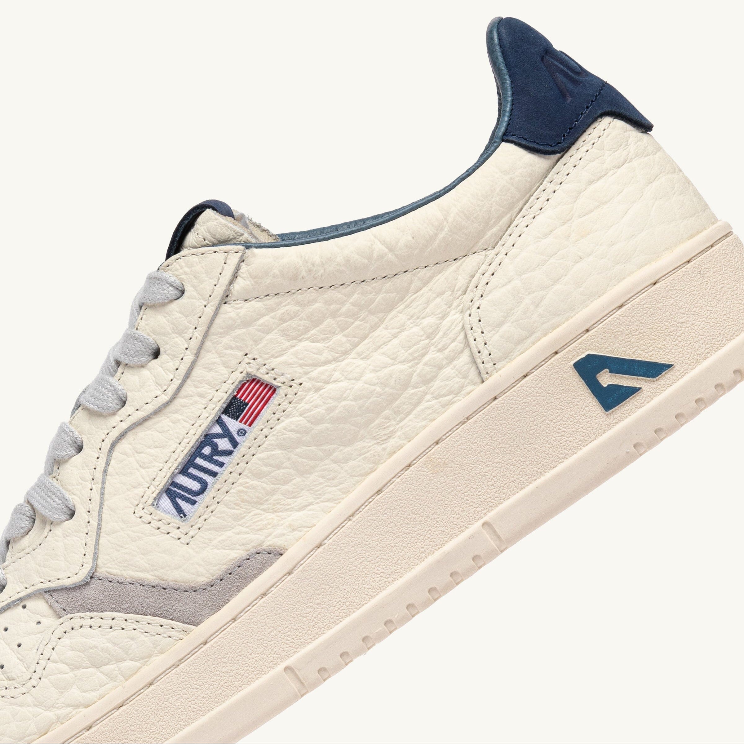 AUTRY - AULM NE20 - Sneakers MEDALIST - Bianco Blu Scarpe Uomo AUTRY - Collezione uomo