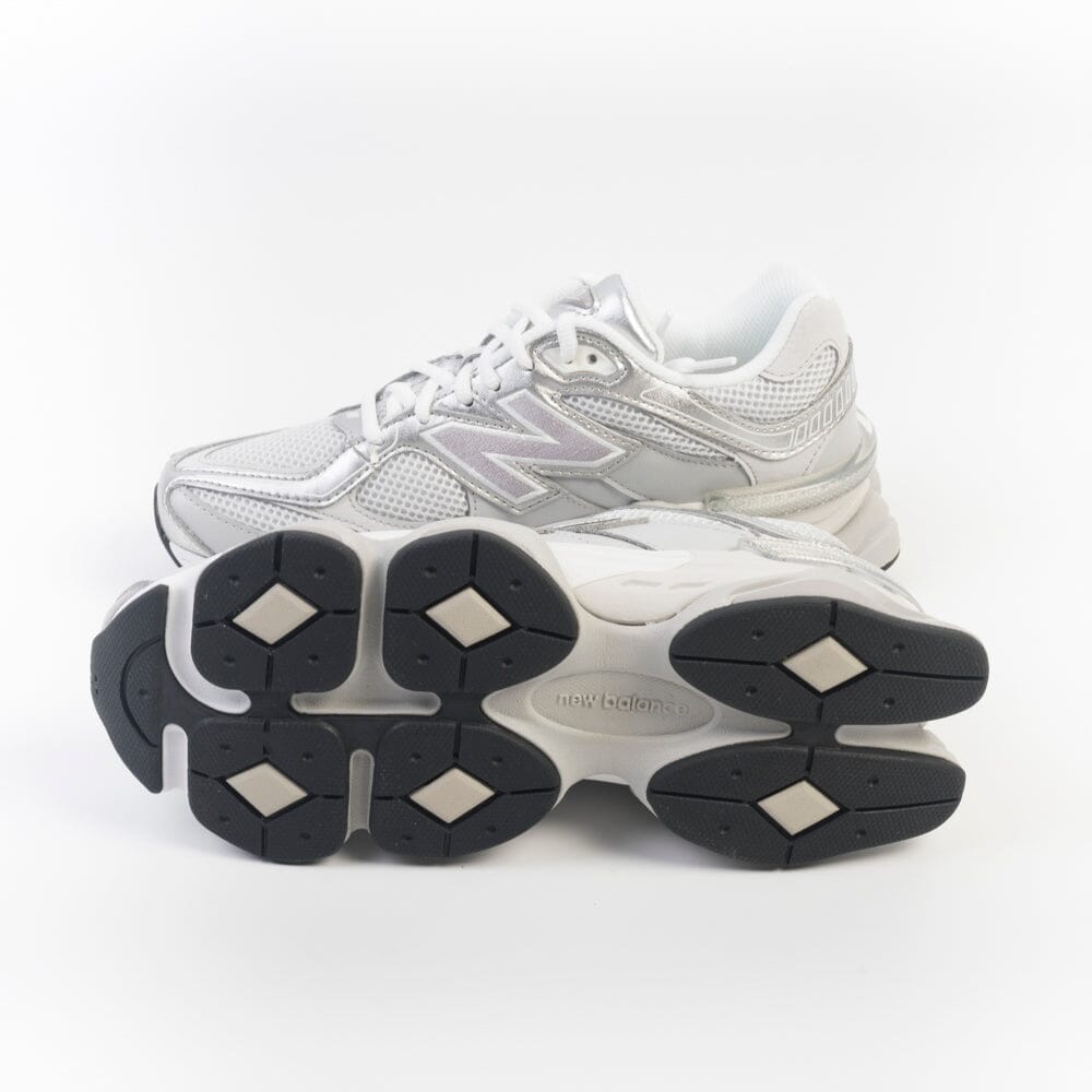 NEW BALANCE - Sneakers - U90606MU - Argento Scarpe Donna NEW BALANCE - Collezione Donna