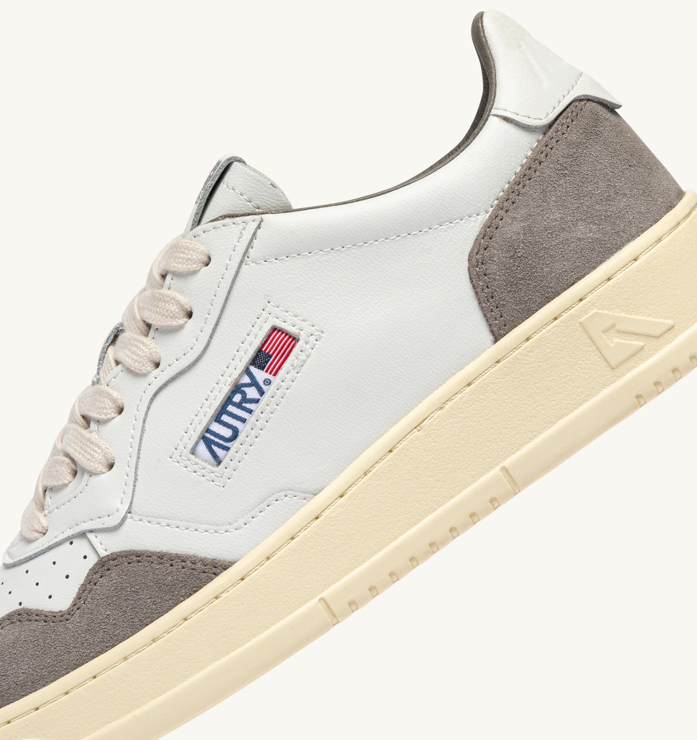 AUTRY - AULM FT15 - Sneakers MEDALIST - Bianco cemento Scarpe Uomo AUTRY - Collezione uomo 