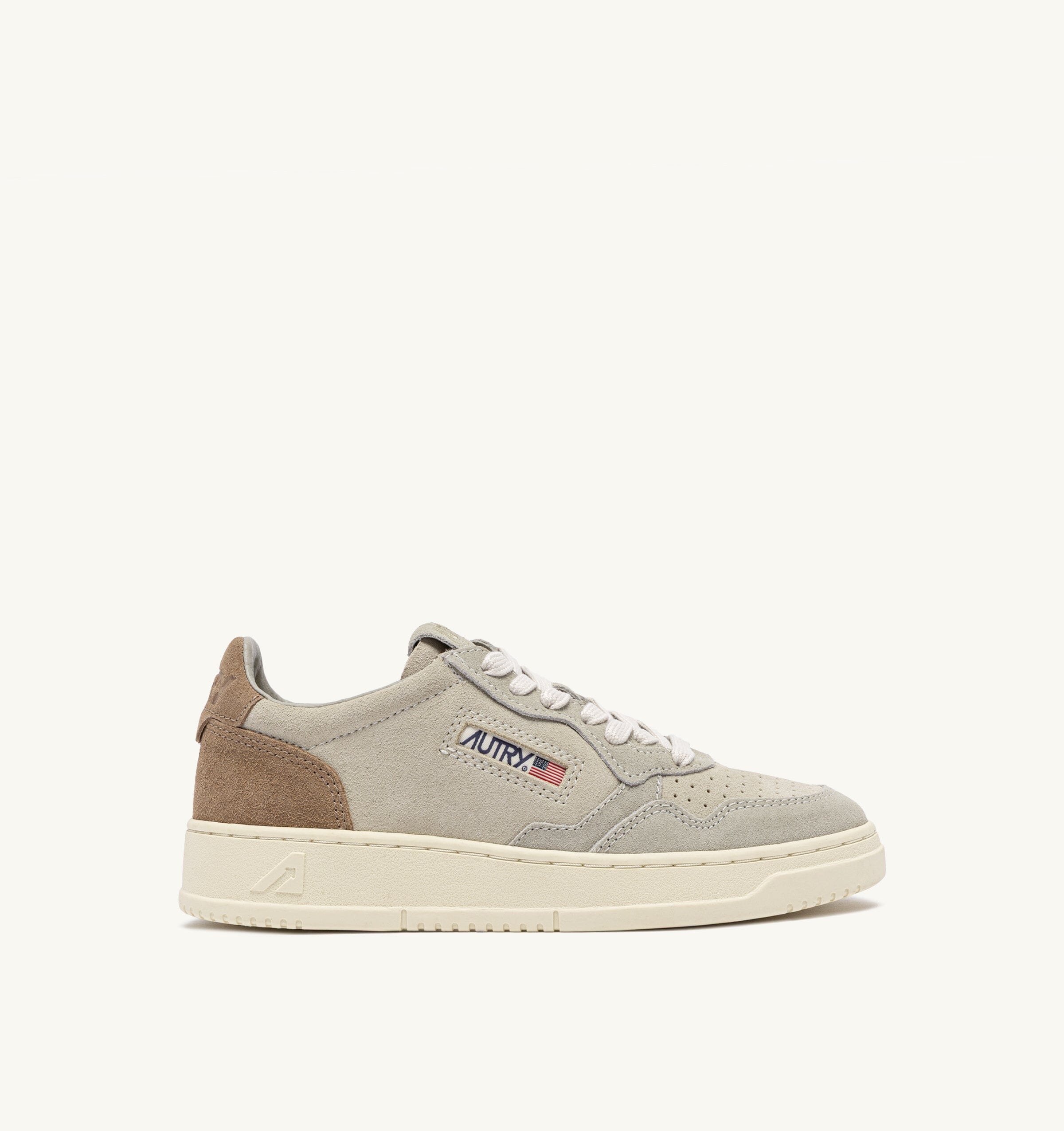AUTRY - AULW TS37 - Sneakers MEDALIST - Camoscio pelican cigar Scarpe Donna AUTRY - Collezione donna 