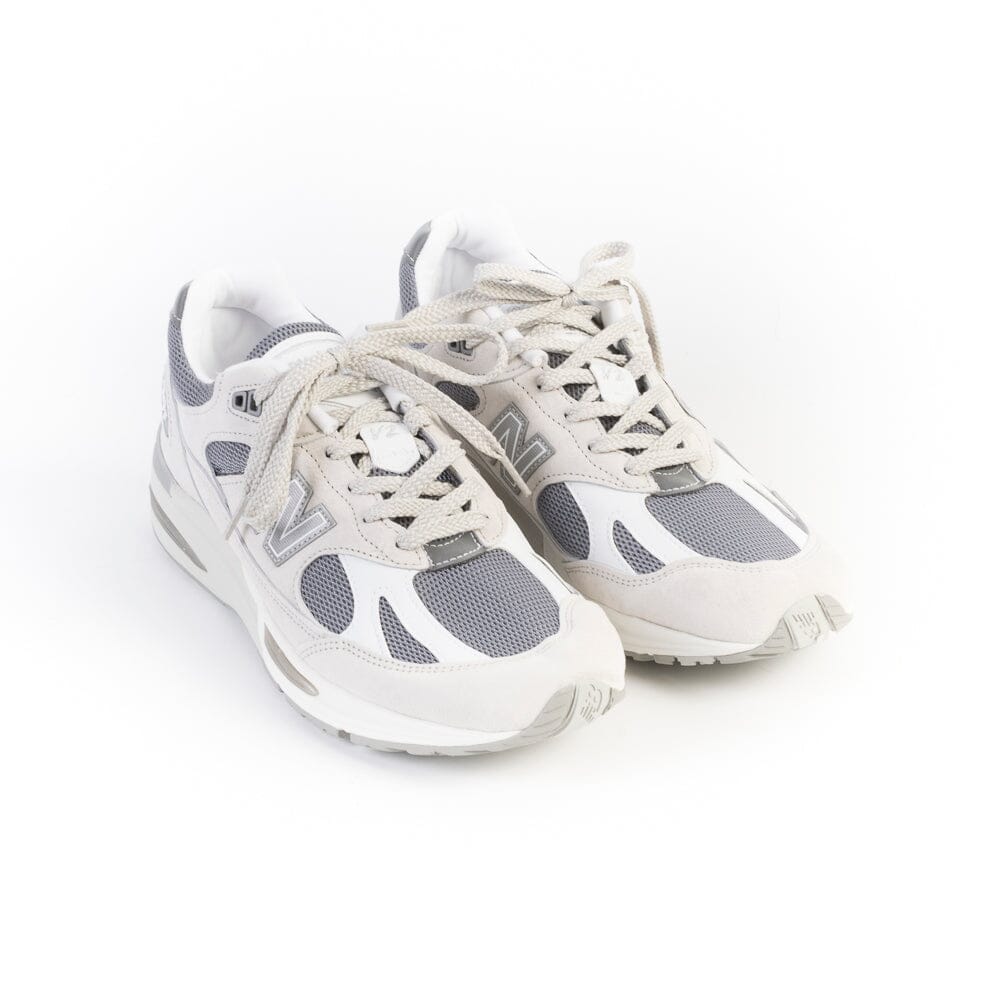 NEW BALANCE - Sneakers - U991LG2 V2 - Grigio Chiaro Scarpe Donna NEW BALANCE - Collezione Donna 