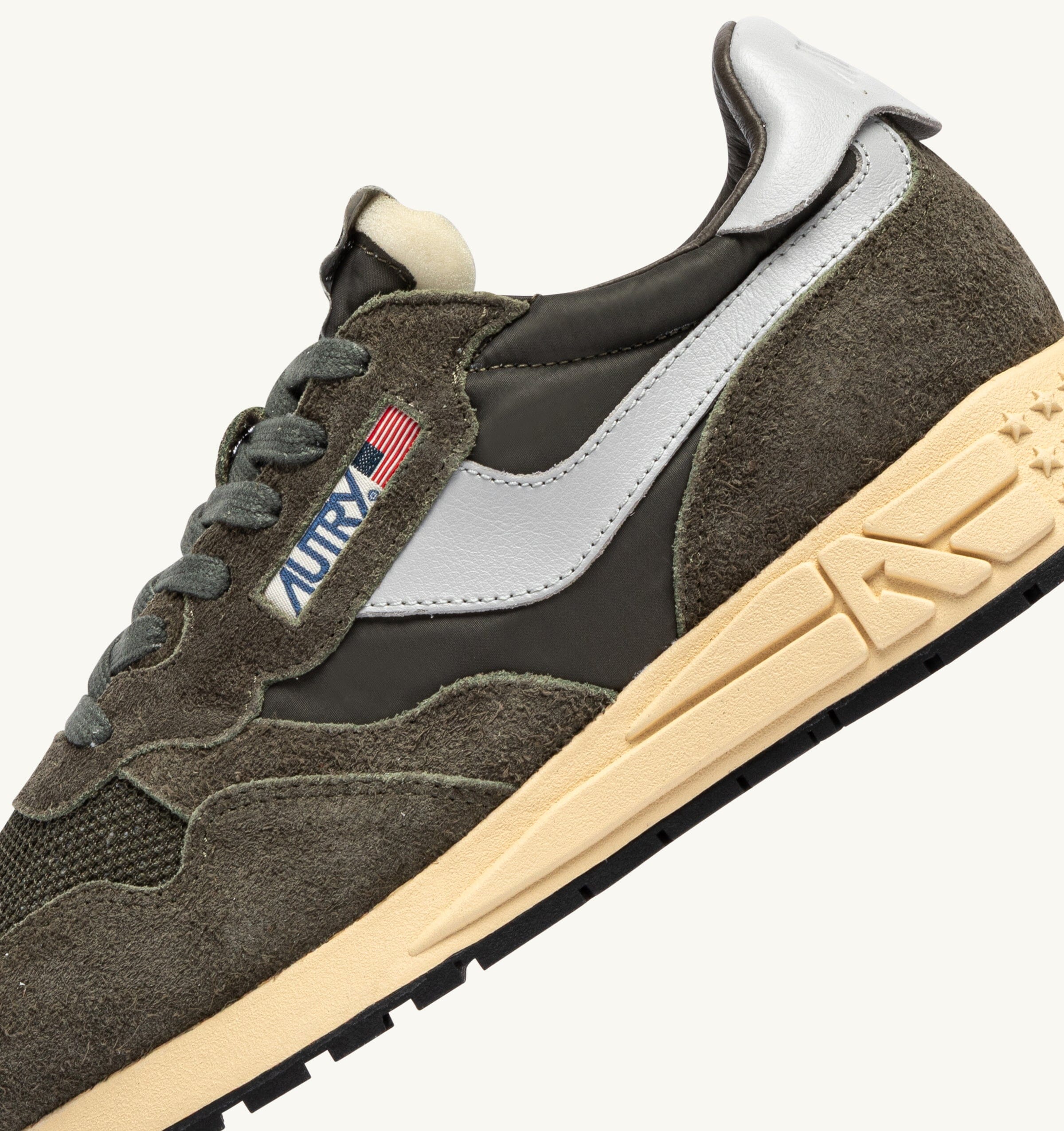 AUTRY - WWLM UT52 - Sneakers REELWIND - Verde Scarpe Uomo AUTRY - Collezione uomo 