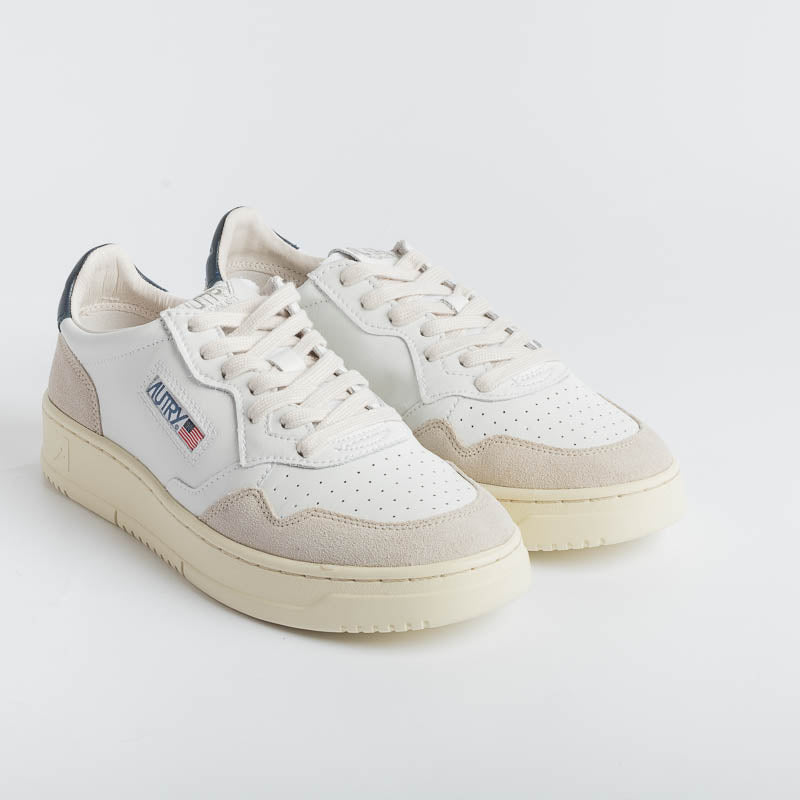 AUTRY AULM LS28 - LOW MAN ALL LEAT/SUEDE - Bianco Blu Scarpe Uomo AUTRY - Collezione uomo 