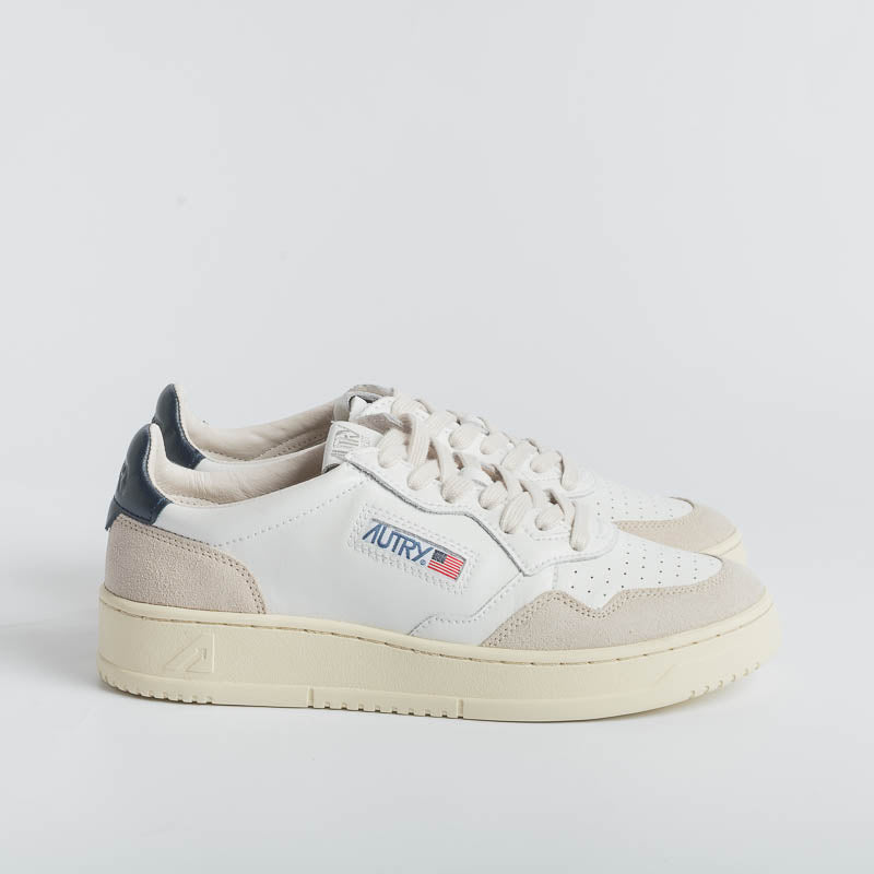 AUTRY AULM LS28 - LOW MAN ALL LEAT/SUEDE - Bianco Blu Scarpe Uomo AUTRY - Collezione uomo 