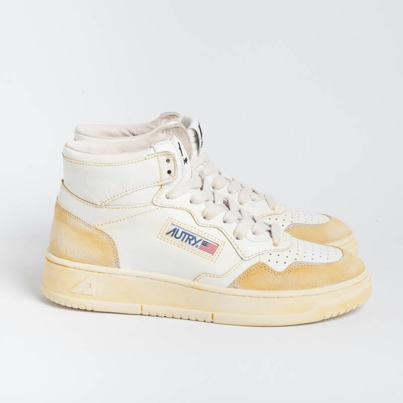 AUTRY AVMW YL01 - MID WOM LEAT/LEAT - Super Vintage - Bianco Scarpe Donna AUTRY - Collezione donna 